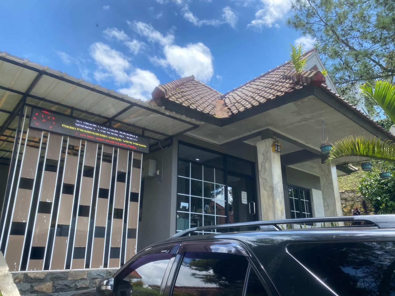 GUEST HOUSE