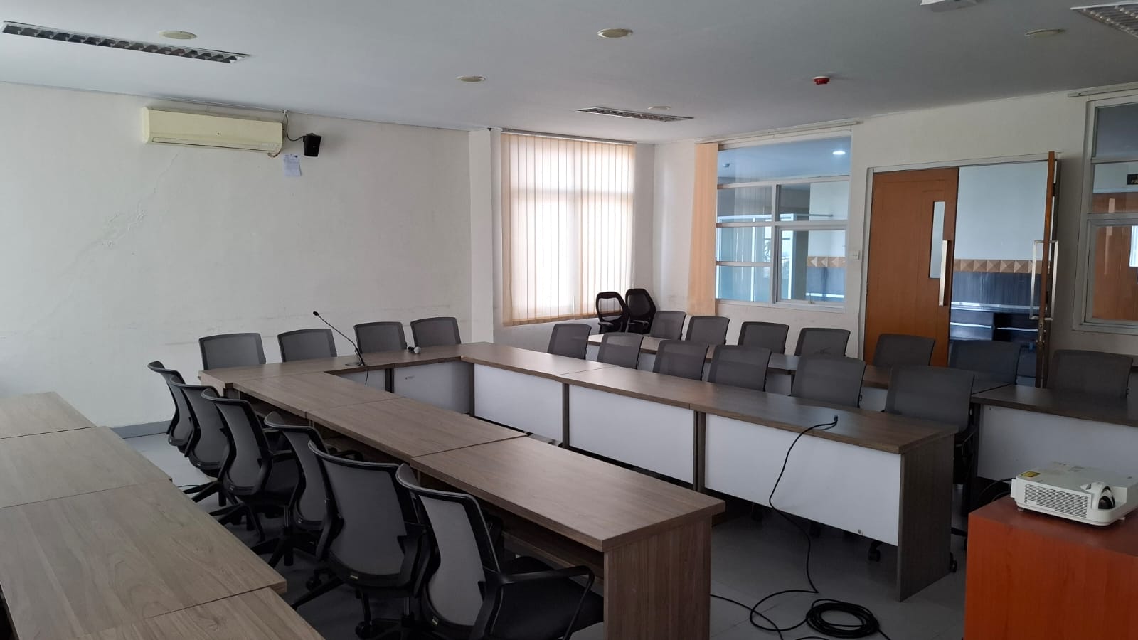 Foto RUANG RAPAT
