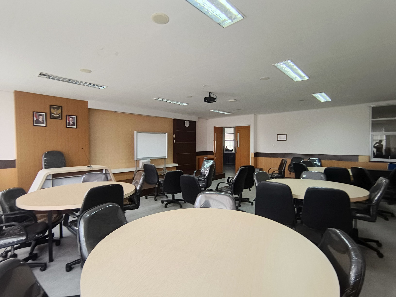 RUANG KELAS 3-IV